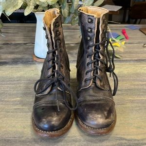 Bed stu judgement boot